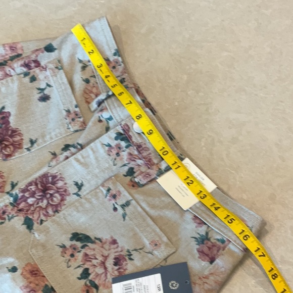 Universal Thread Jeans - Picture 11 of 16